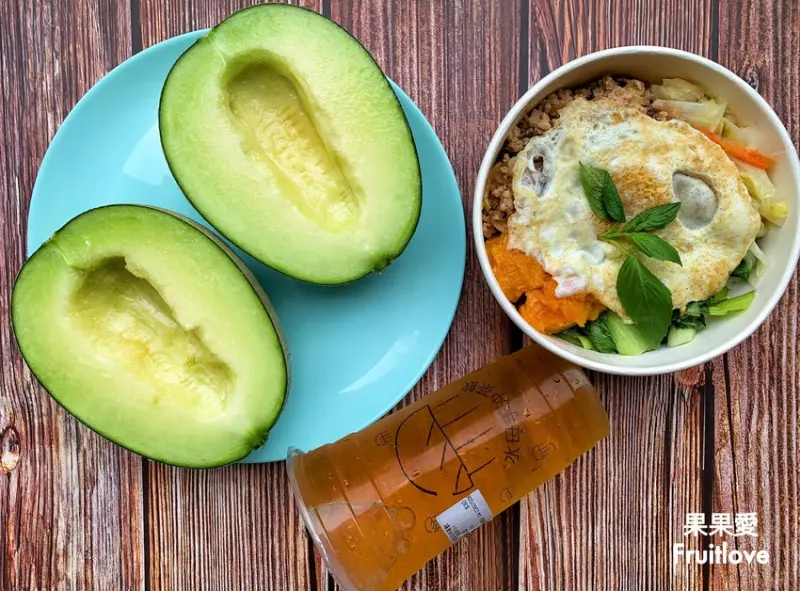 最狂的套餐| 餐盒+手沖茶飲+"整顆"哈密瓜，不用百元