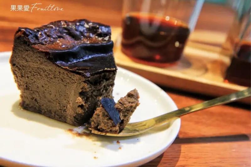 台中大里美食－隱藏在住宅區內的植物系甜點店 