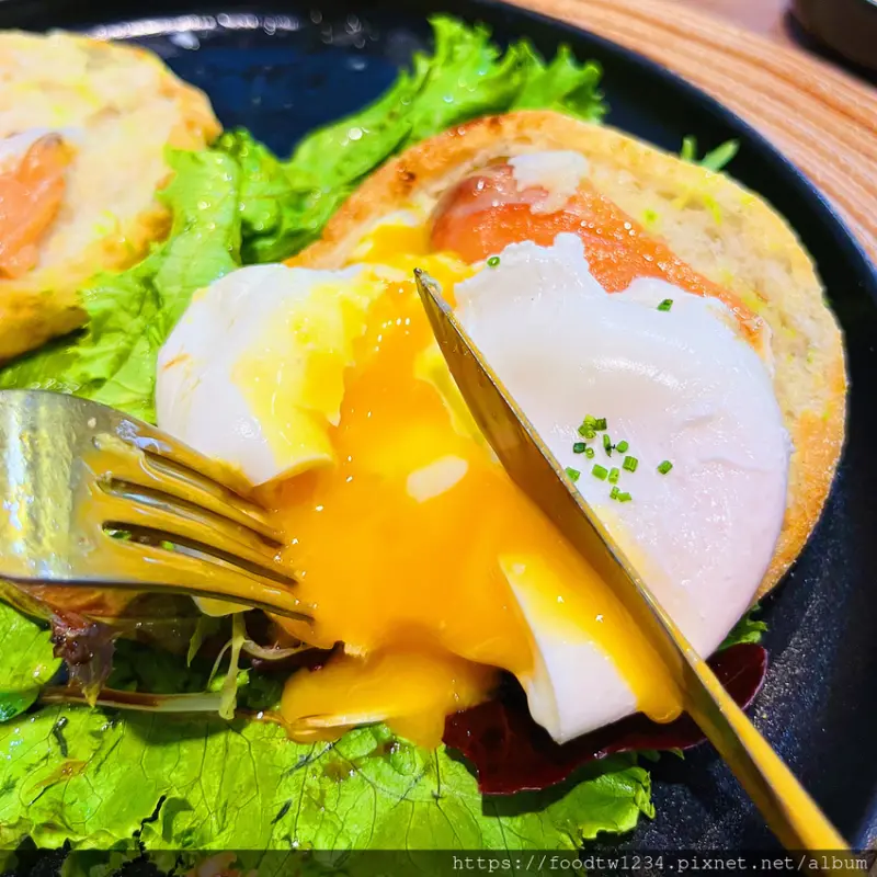 [台北早午餐]士林區芝山站「IMOMENT CAFÉ 享當下」用心又環境優美的超值早午餐/平價免服務費的高水準美味早午餐/環境乾淨明亮服務貼心(附菜單)