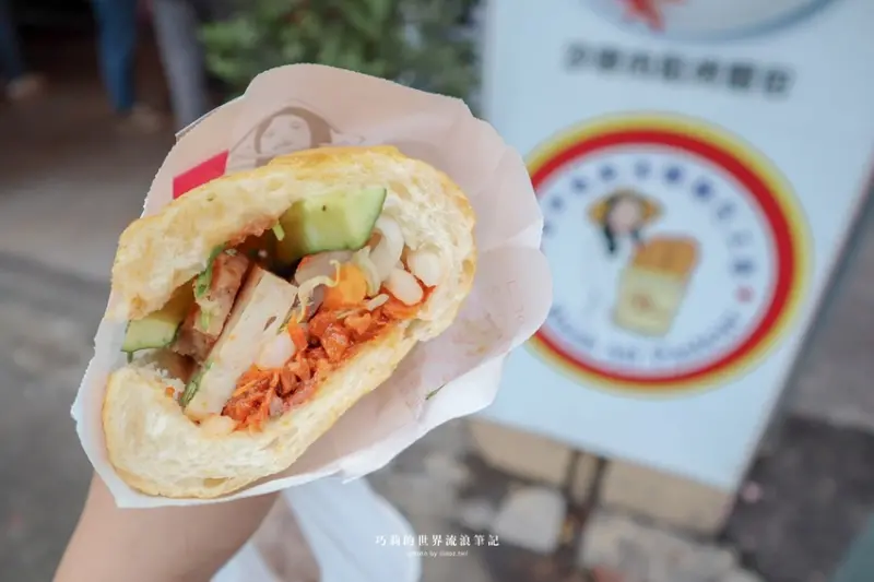 台中第二市場排隊美食再加一，越南法國麵包20多種吃法原味只要$25還有買10送1