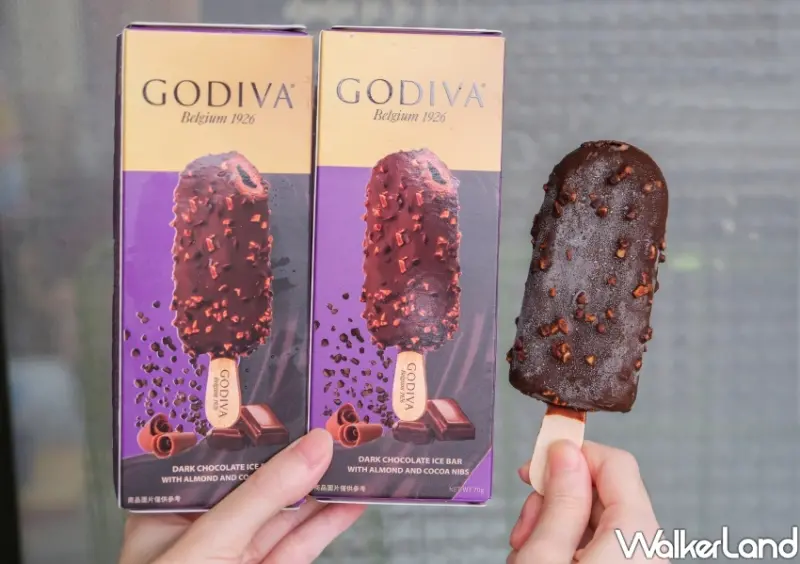 7-ELEVEN「GODIVA熱可可粒杏仁黑巧克力流心雪糕」 / WalkerLand窩客島整理提供 未經許可不可轉載