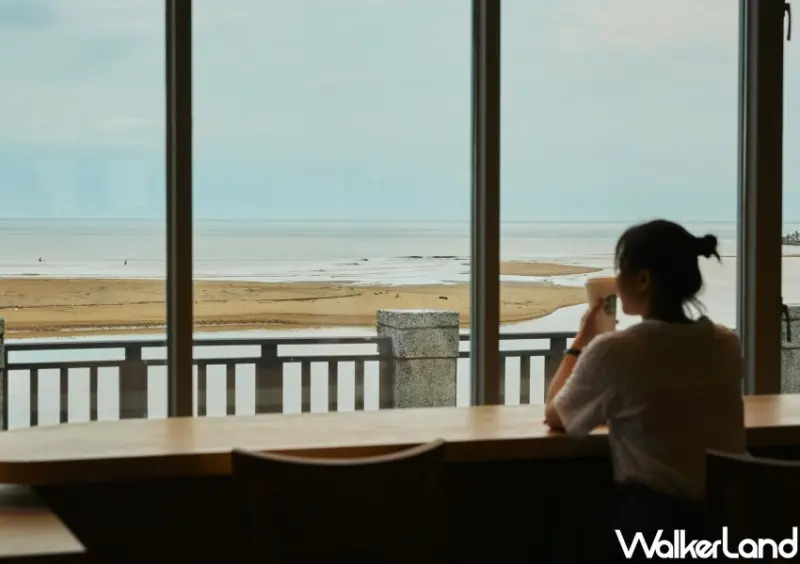 新北福隆「沙灘海景星巴克」 / WalkerLand窩客島整理提供 未經許可不可轉載