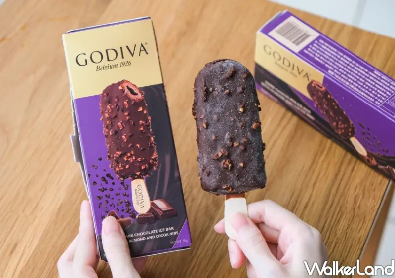 7-ELEVEN「GODIVA熱可可粒杏仁黑巧克力流心雪糕」 / WalkerLand窩客島整理提供 未經許可不可轉載