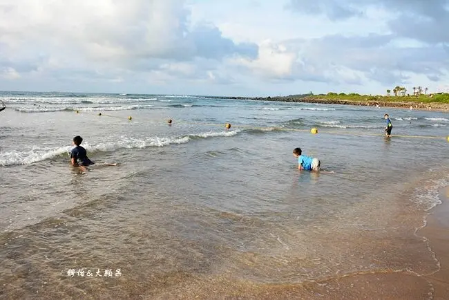 雙北免費玩水景點推薦：白沙灣海水浴場/ WalkerLand窩客島整理提供 未經許可不可轉載