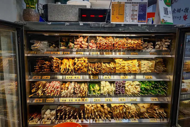 100%現烤不油炸【焦糖楓漢方無烟撒粉串燒】士林夜市人氣激推好吃美食