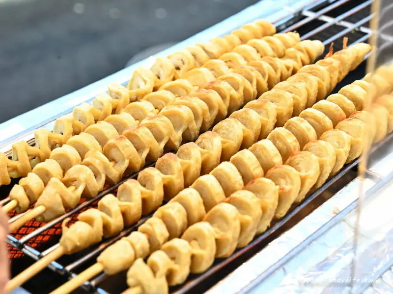 八品美食烤麵筋｜鹿峰夜市人氣美食，夜市少見的特色小吃，老闆說一輩子一定要吃過一次的美食！
