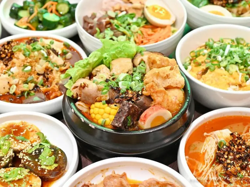 麵由辛生｜台中文青麵食館，主打麻辣拌麵及個人麻辣鍋，還有各式各樣的麻辣小菜，愛吃辣的朋友快筆記～