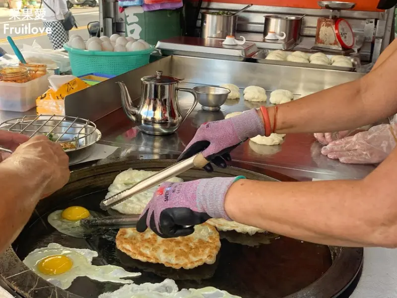 宜吉九層塔粉蔥餅|大甲鎮瀾宮周邊在地人氣銅板美食