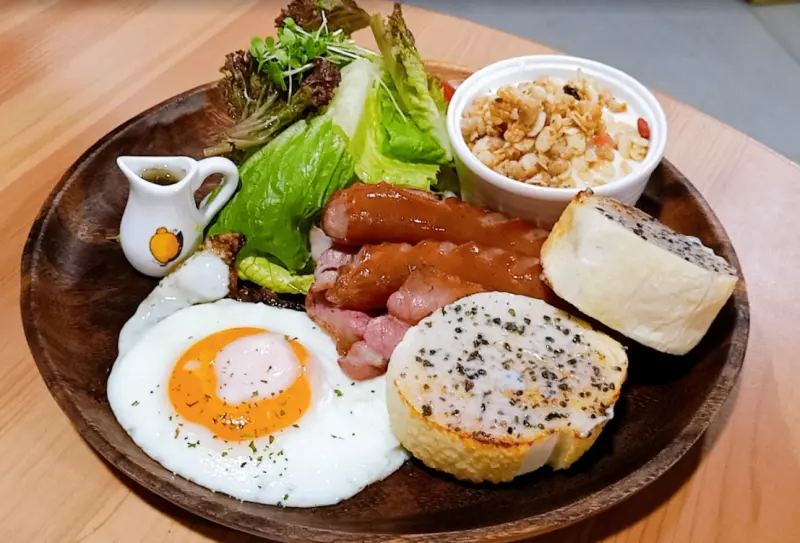 [台北早午餐]信義區101站「GreenHouse早午餐」信義區不到200就有超豐盛早午餐/店家用心價格平易近人/早午餐選擇竟然還有煲仔飯/附菜單