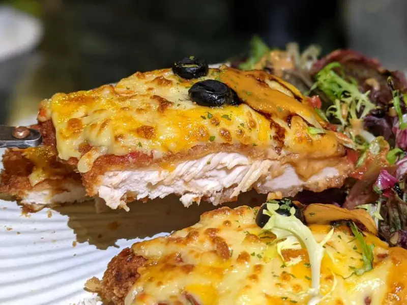 海灘叢林 A Beach｜走進城市裡的絕美綠地！置身海島的沉浸式用餐體驗！多種風味雞翅口味滿足味蕾！信義餐廳推薦、信義餐酒推薦、世貿101餐廳推薦