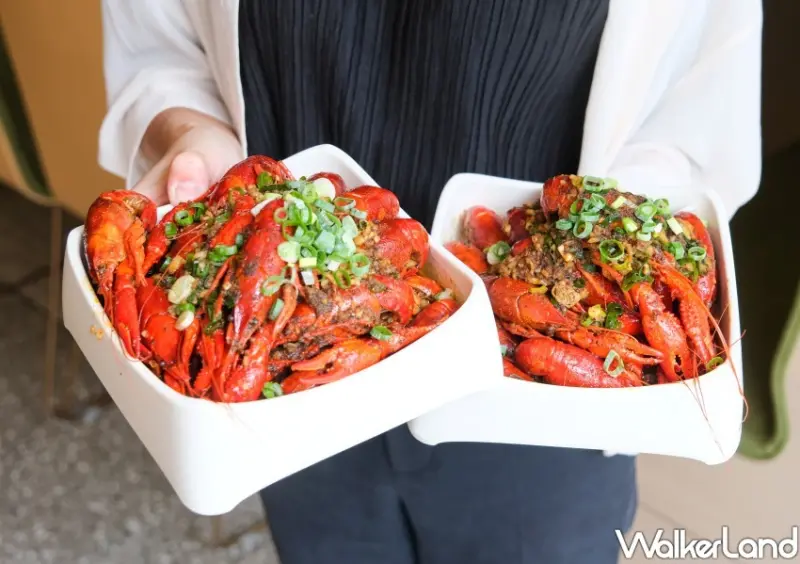 ▲海底撈小龍蝦有麻辣、蒜香、十三香三種口味選擇 / WalkerLand窩客島 鄭雅之 拍攝