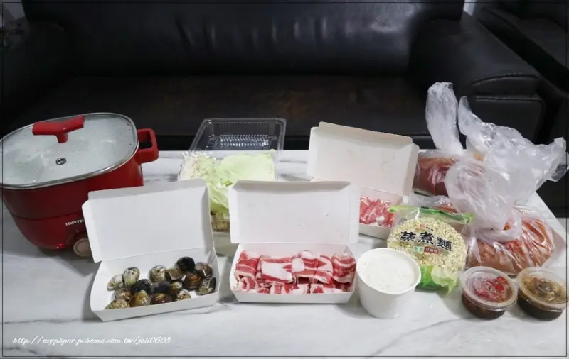 火鍋第一品牌樂多多集團-肉多多火鍋桃園中華店~桃園火鍋外帶 "肉粉FUN暑假 肉多多半價" $399外帶餐 加1元多1件