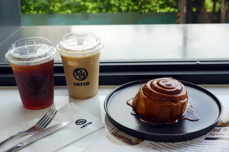 充滿極簡美學的石牌精品咖啡-UKIYO浮世咖啡，石牌日系咖啡廳推薦，石牌咖啡廳好吃肉桂捲推薦，浮世中享受精選咖啡的純粹美味