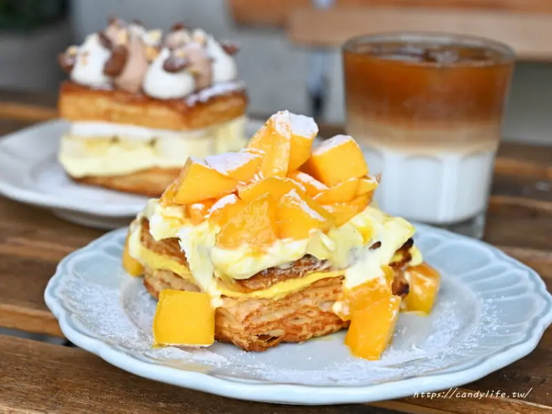 NewTroxDessert｜台中好吃千層酥推薦，咬下去會卡滋卡滋，季節限定芒果千層酥讓人一吃就停不下來～