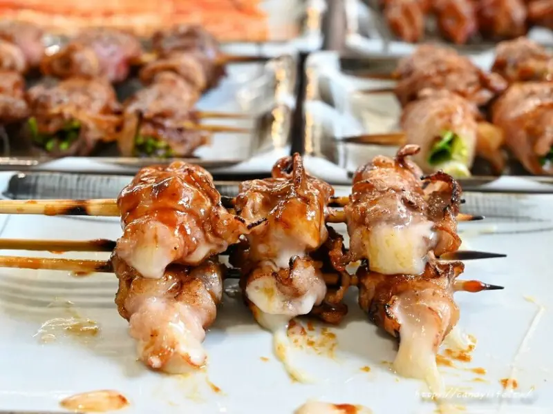 樂藏日式串燒｜台中好吃串燒推薦，獨門日式醬汁超銷魂，純火烤不油炸，品項多樣化，營業至凌晨一點