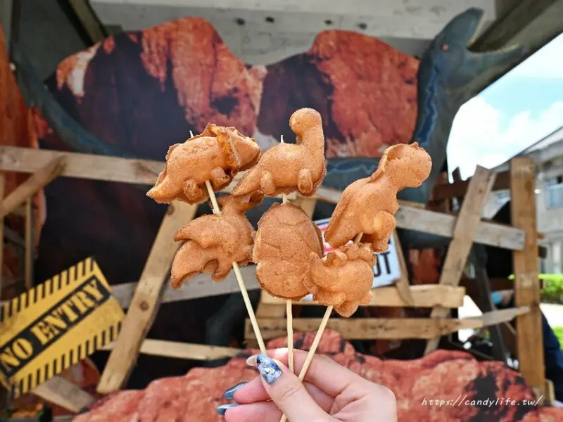 兄弟倆雞蛋糕｜超萌恐龍雞蛋糕出沒，就在台中侏羅紀恐龍展！還有期間限定榴槤起司口味只有總店吃的到～