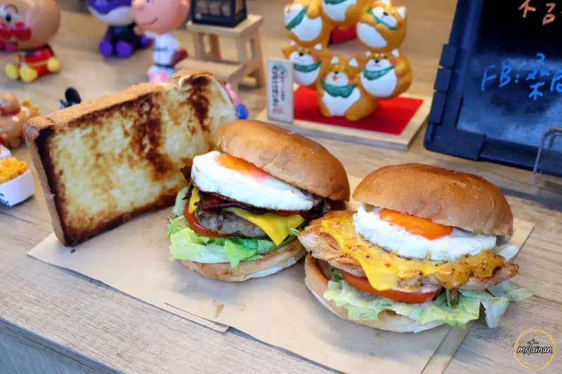 台南行動餐車／專賣手作漢堡+厚吐司+炸物／傍晚才營業只賣3小時／限量供應沒預訂可能吃不到／每週營業地點不一定／嚴選天然食材x獨家特調醬汁