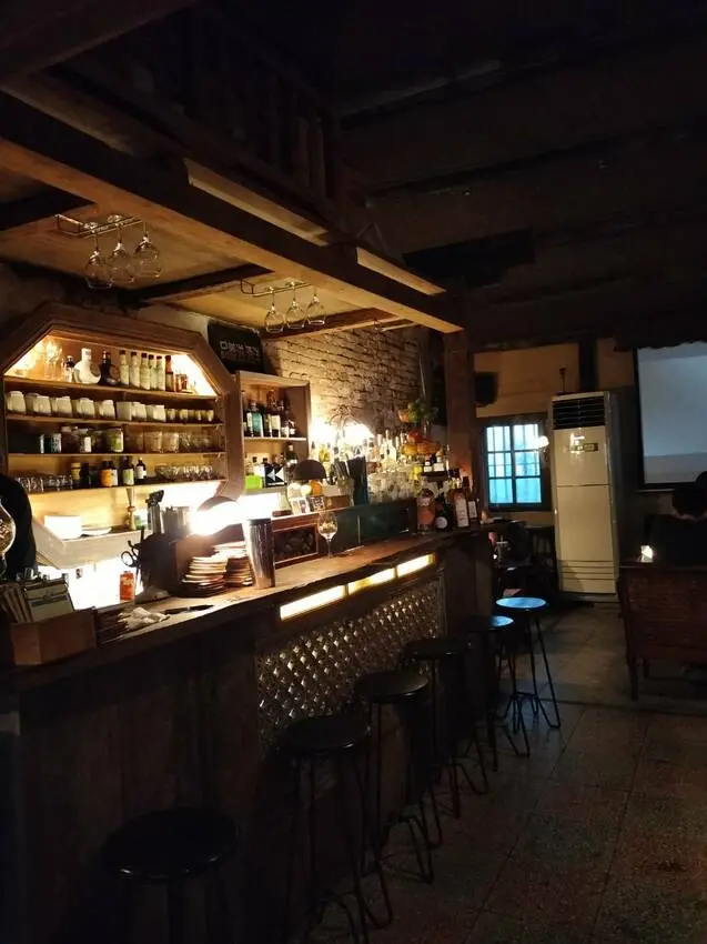 信義街巷內老宅復古浪漫風餐酒館-LOLA蘿拉冷飲店