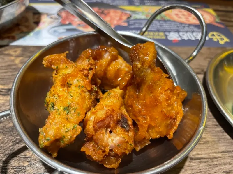 【台北西門町美食】咕咕家韓式炸雞吃到飽只要400元！還有披薩沙拉薯條冰沙任你吃，高CP值聚餐首選