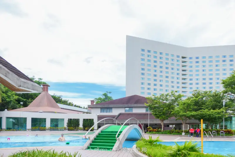 美侖大飯店 ▏花蓮最推的親子飯店!!超大戶外戲水池 完全是沖繩海邊飯店無誤。多樣化遊樂室 買暢遊券無限玩。花蓮飯店 / 花蓮住宿