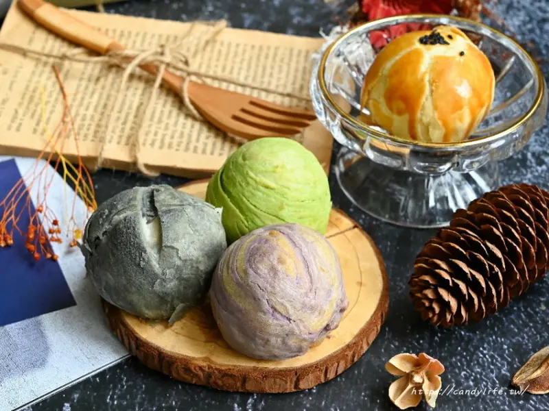 馥漫麵包花園｜質感中秋禮盒推薦，兩層、三層禮盒自由配，口味多樣化，好吃不甜膩，送禮兩相宜～