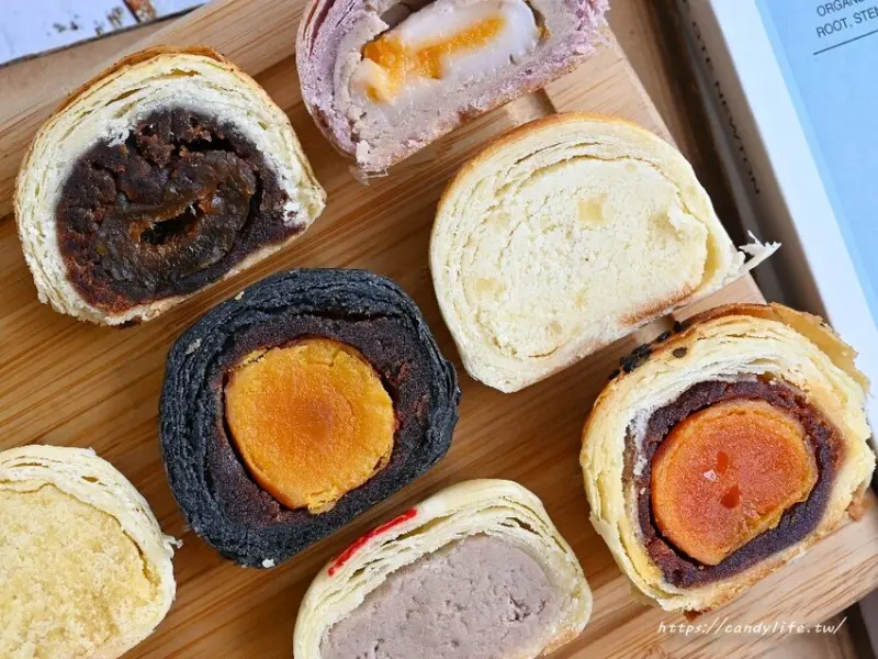 糖印麵包｜網路爆紅的暗黑蛋黃酥就是這間，還有吃了會驚豔的梅子酥，同場加映爆漿方度乳酪～