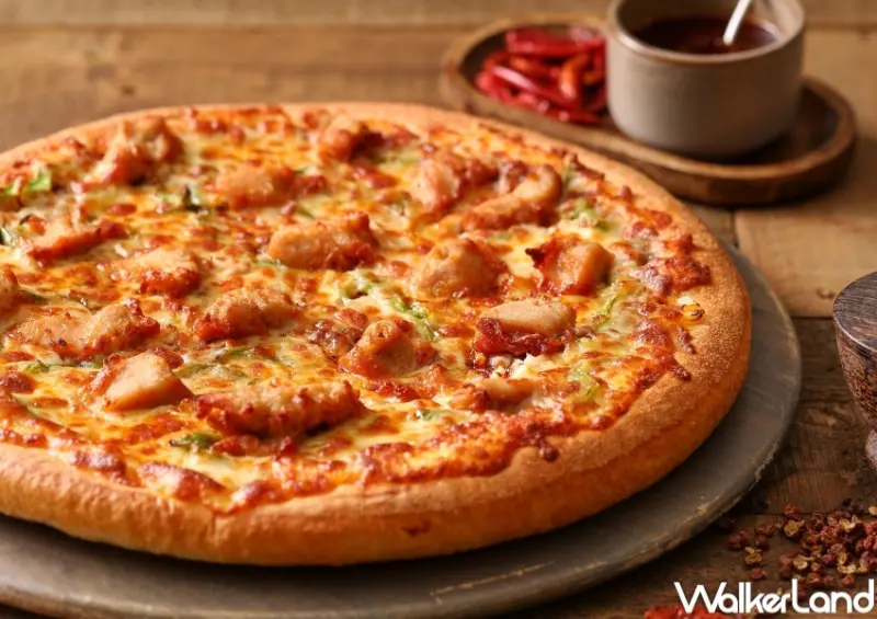 拿坡里 老干媽風味雞肉披薩 / WalkerLand窩客島整理提供 未經許可，不得轉載