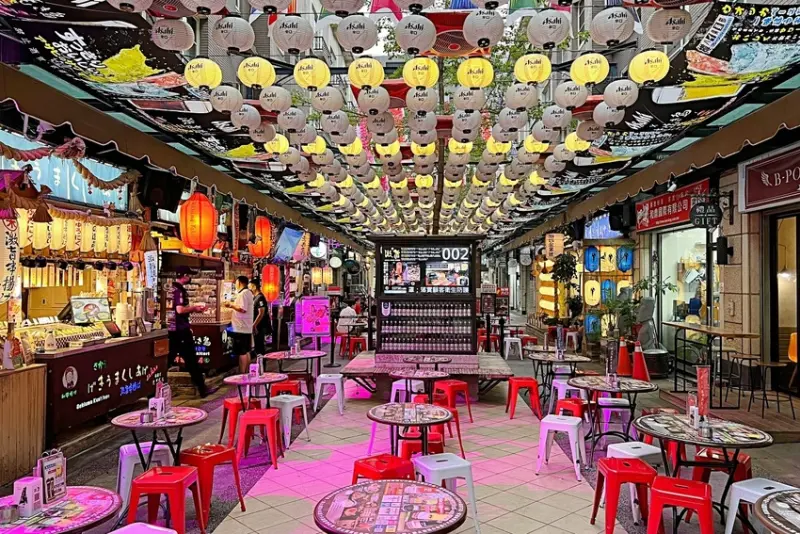 台中逢甲夜市必吃【激旨燒鳥】，超多款創意串燒，麻糬豬大推薦