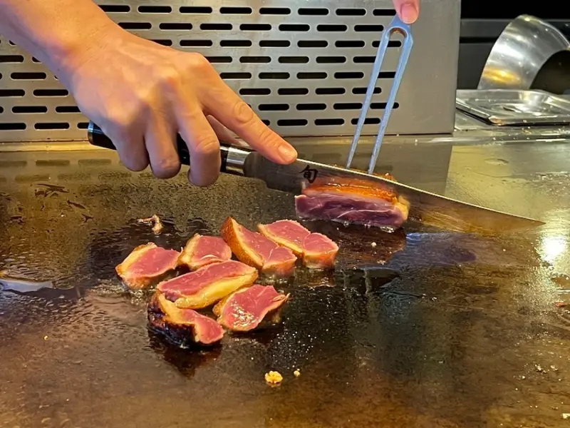 【宜蘭五結美食】饗宴鐵板燒，被師傅逗樂的1餐，鮮美海味加上趣味互動，吃出鐵板燒的新意