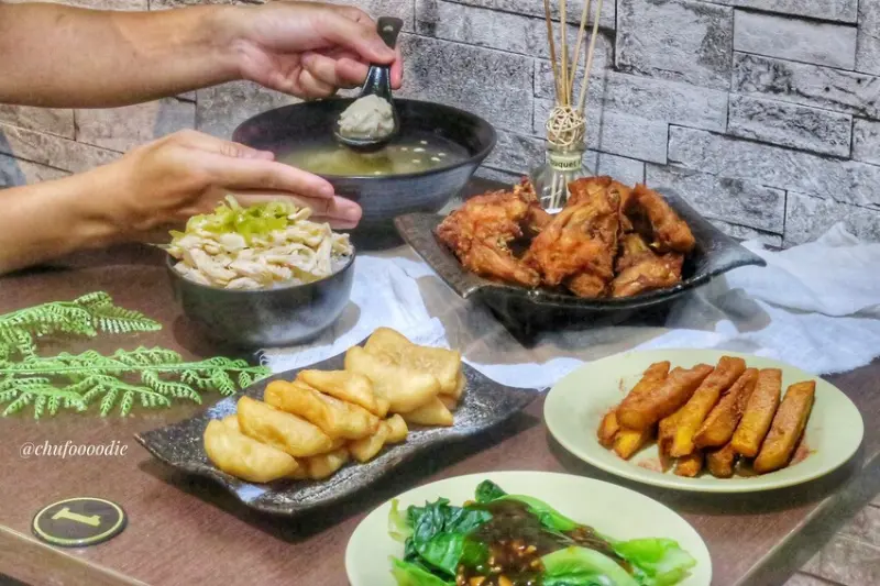 【台南美食】雞三郎 - 台南小吃特製三角骨~油滋滋蔥油雞肉飯超好吃