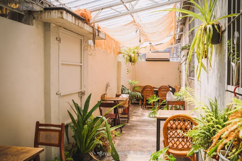 Harbor market ▏隱藏在巷弄內的小森林 結合綠色選物的蔬食餐廳。連素食都可以超美味。南港美食
