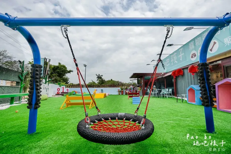 阿新筆記 | Pao ba跑吧孩子 |台中寵物友善餐廳在加一，場地、空間跟美食這裡都有～