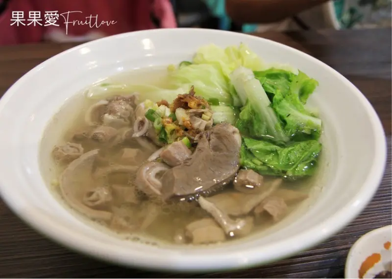 南投美食|招牌三豬麵，湯頭甘甜，麵條Q彈，重點食材處裡也乾淨