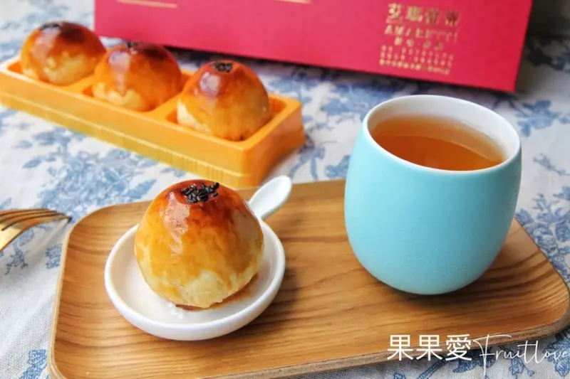 蛋黃酥不膩，芋泥捲吃的到芋頭顆粒，還有人氣商品～布雪燒