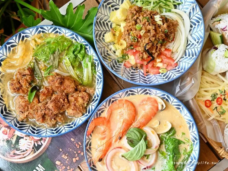 越好吃越南料理｜超浮誇推推鍋溫暖登場，還有好吃湯河粉及霸氣越式滿漢拼盤，好吃越南料理推薦～