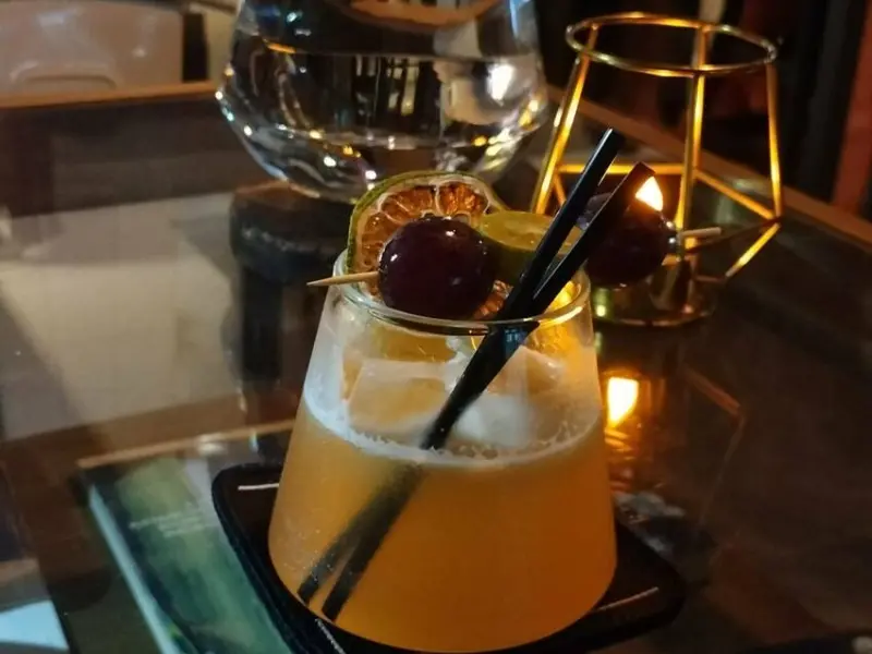 一口酒一口肉釋放心情｜美酒佳餚氣氛好｜一點酒意1.91