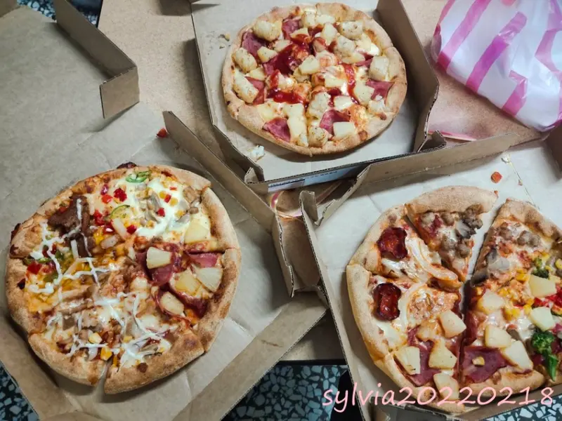 達美樂，期間限定9吋，99元披薩