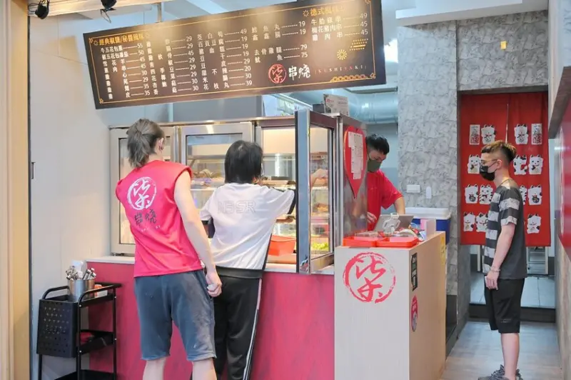 台北知名平價串燒台中新開幕 每串19元起多達31種品項 真的便宜好吃_柒串燒屋逢甲店
