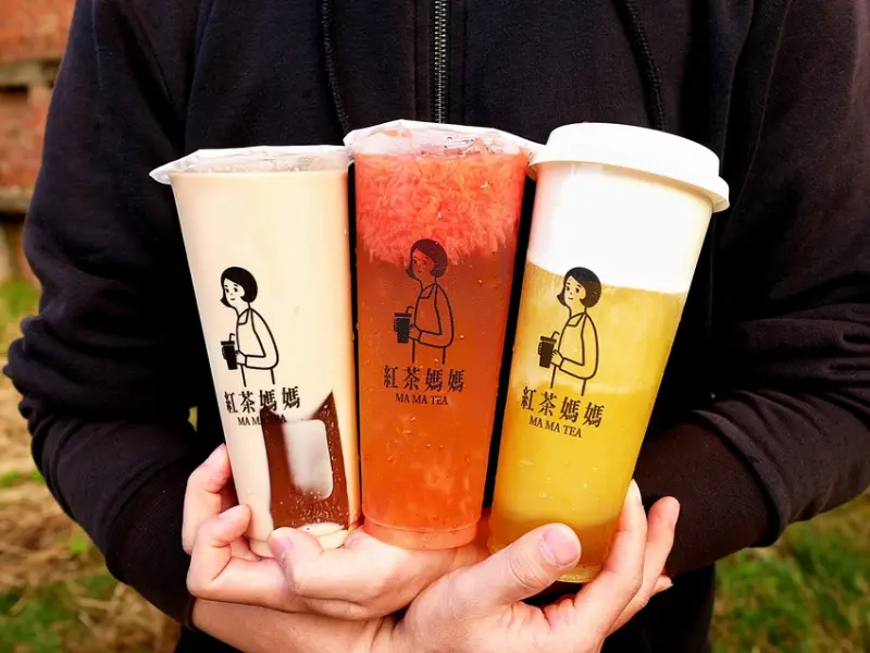 苗栗自創飲料進駐台中大甲，近車站大甲車站，不輸連鎖水準的奶蓋大推，中華愛玉整盒加用料超霸氣-紅茶媽媽大甲店