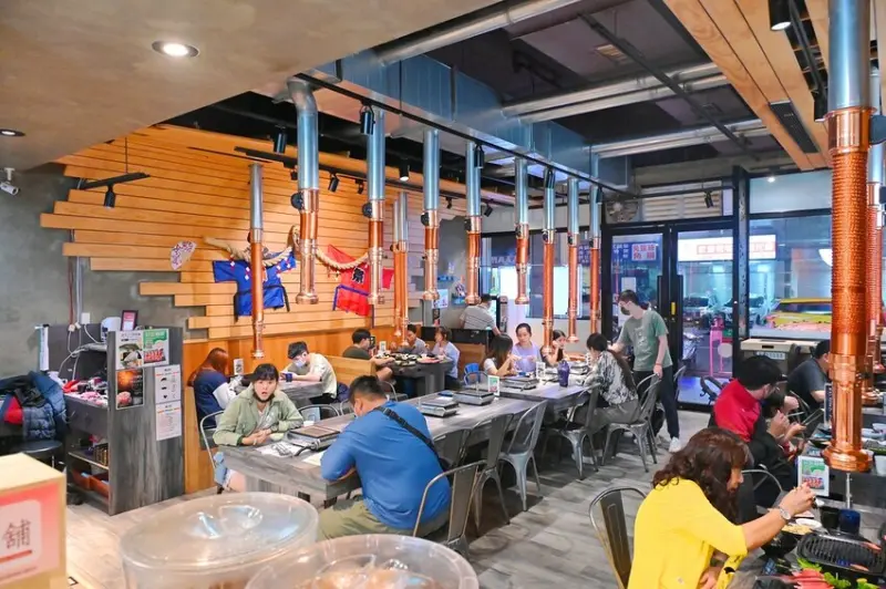 台中個人燒肉260元 自助吧6種食材水果飲料熱湯吃到飽 宵夜好選擇_義崎丼燒肉/個人燒肉