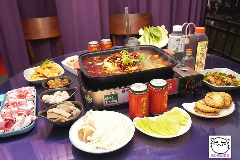 台北深夜美食。被評價耽誤的青樓主題老屋餐館──魚紅苑重慶烤魚