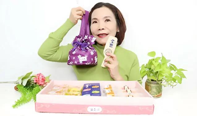 台中伴手禮推薦｜百年餅舖，小月餅創始店，新春禮盒【宝泉百年餅舖】綜合禮盒+八兩大餅福袋，年節祝福，體面美味俱足..