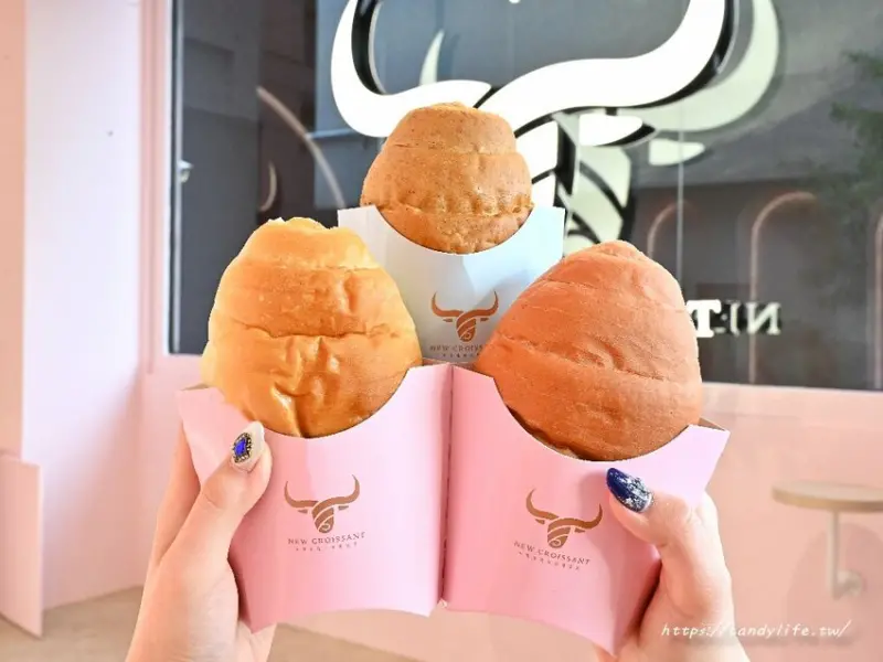 牛頌生乳可頌專賣勤美草悟店｜台中最新IG打卡景點，絕美粉紅城堡分店新開幕，六款限定商品開賣，現場還有現烤生乳可頌～