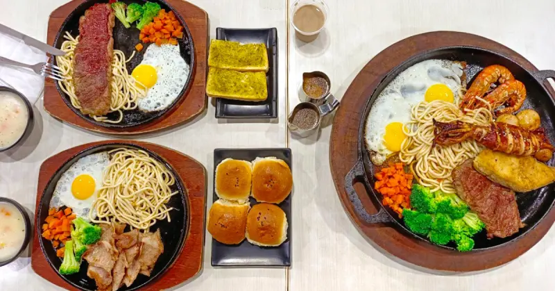 台南平價牛排「魔力牛牛排館」安南區高CP值牛排推薦！滿漢海陸總匯/松阪豬排/雪花霜降牛排