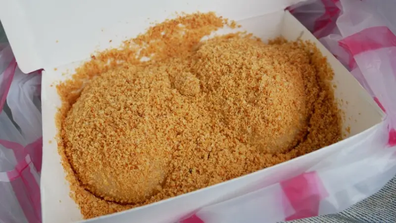 周家燒麻糬-新竹城隍廟周遭必吃攤販!!!包餡燒麻糬搭配滿滿花生粉就是最佳拍檔(☞ﾟヮﾟ)☞