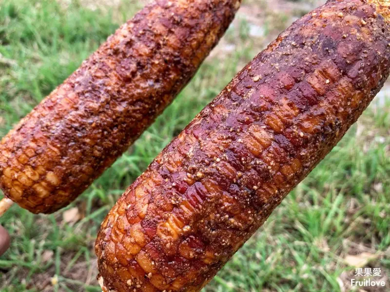 排隊美食，古早味碳烤玉米