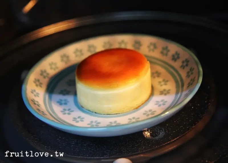 想不到乳酪蛋糕有三種吃法，三種不同口感，加上濃郁的奶香，讓我一口接一口