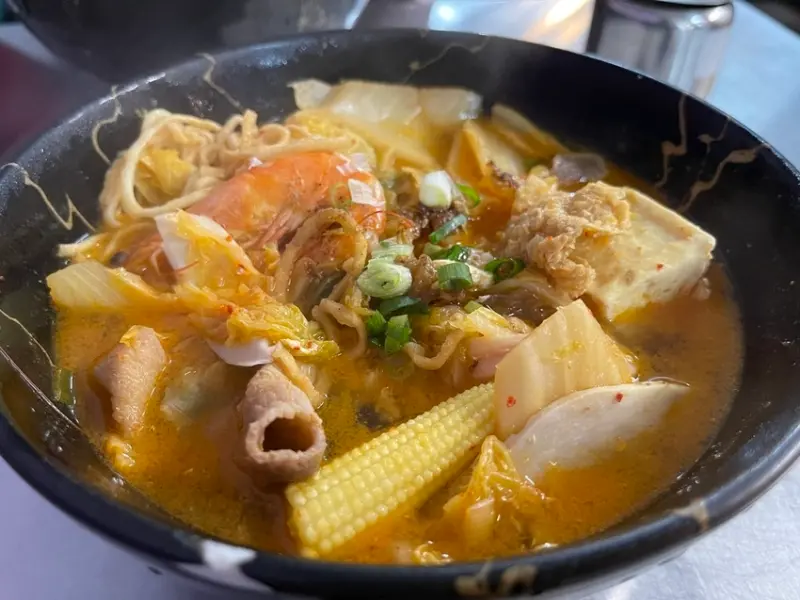 【台北中山美食】松江南京鱻味鍋燒意麵，現點現煮湯麵可分開放，料好味美不用100元！