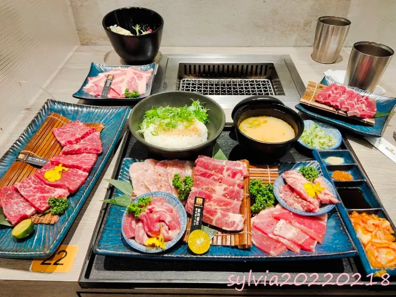 燒肉Smile，網美打卡的餐點擺設。