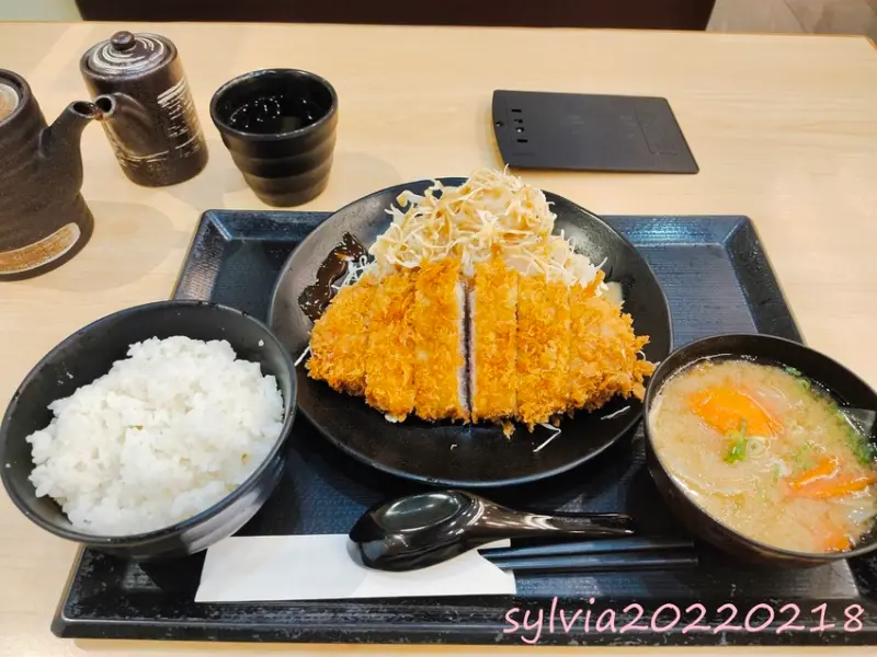 吉豚屋，豬排定食